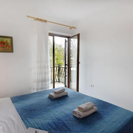 Albina B4 By Interhome Valizza